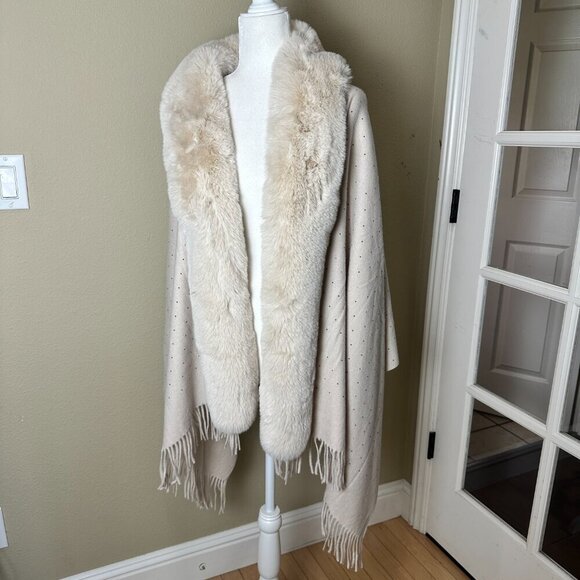 La Fiorentina Embellished Faux Fur Studded Shawl Wrap Sweater One Size - Picture 2 of 11